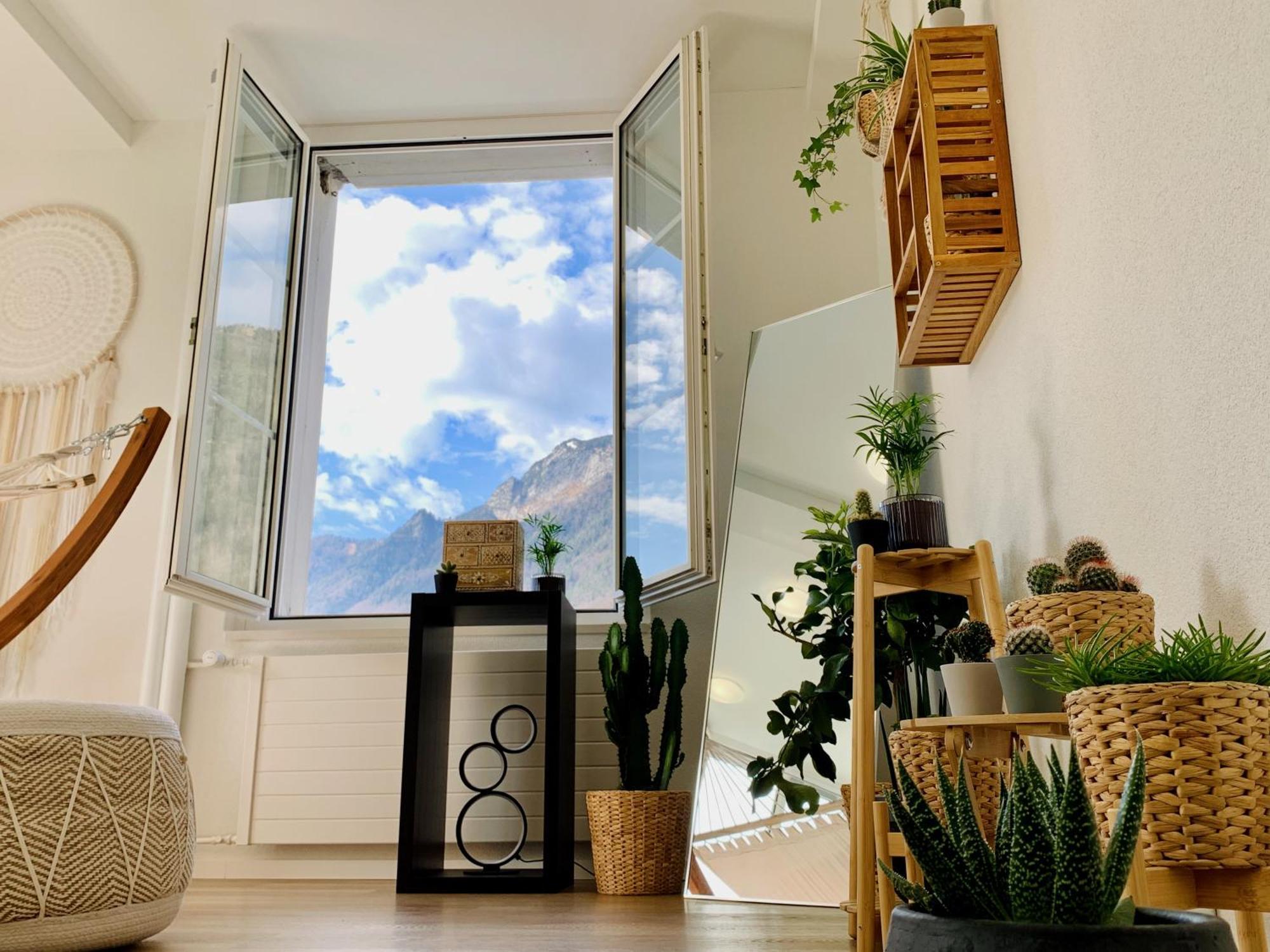 Eva O Wellnessoasis O Montainview O Pizzaoven O * Ingenbohl
